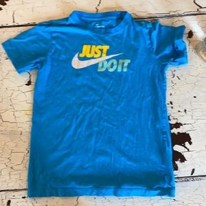 nike t